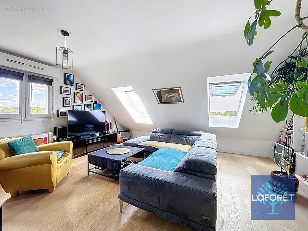 Appartement à CHILLY-MAZARIN