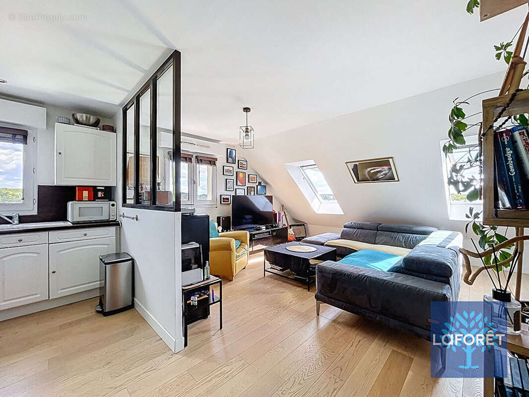 Appartement à CHILLY-MAZARIN