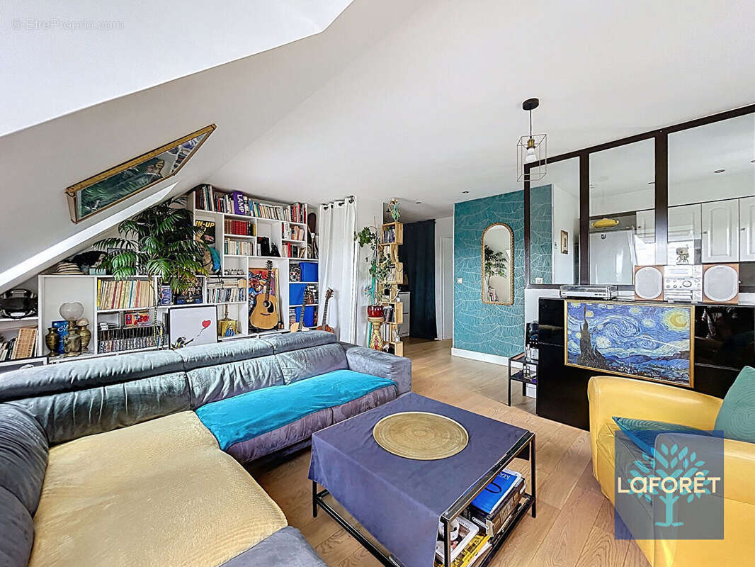 Appartement à CHILLY-MAZARIN