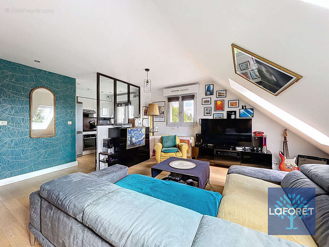 Appartement à CHILLY-MAZARIN