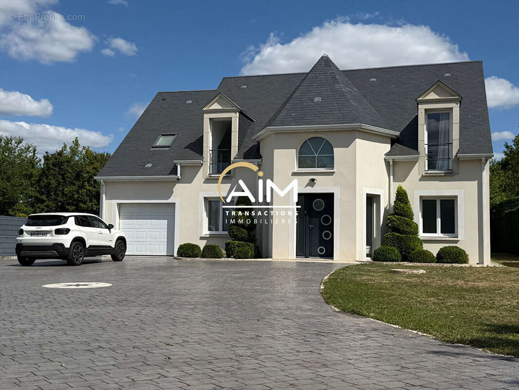 Maison à SAINT-CYR-SUR-LOIRE