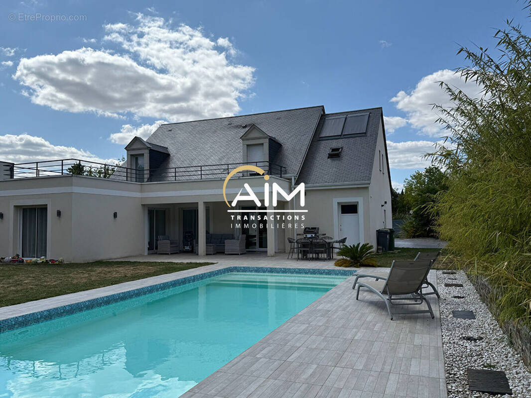 Maison à SAINT-CYR-SUR-LOIRE