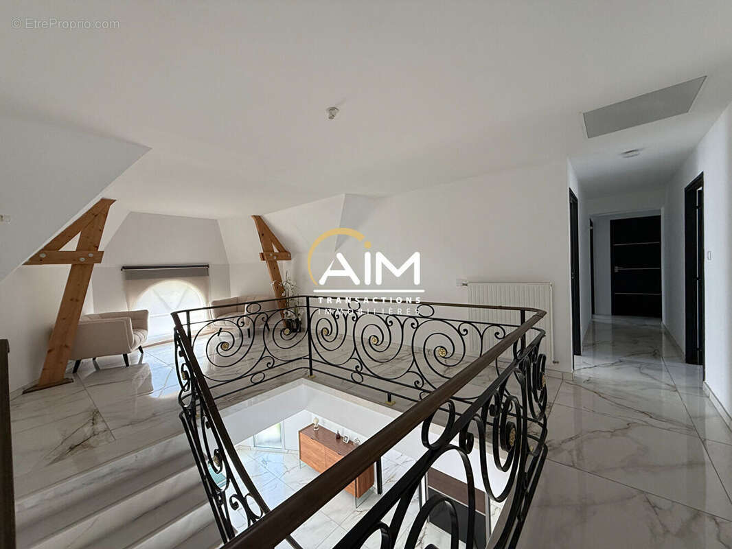 Maison à SAINT-CYR-SUR-LOIRE