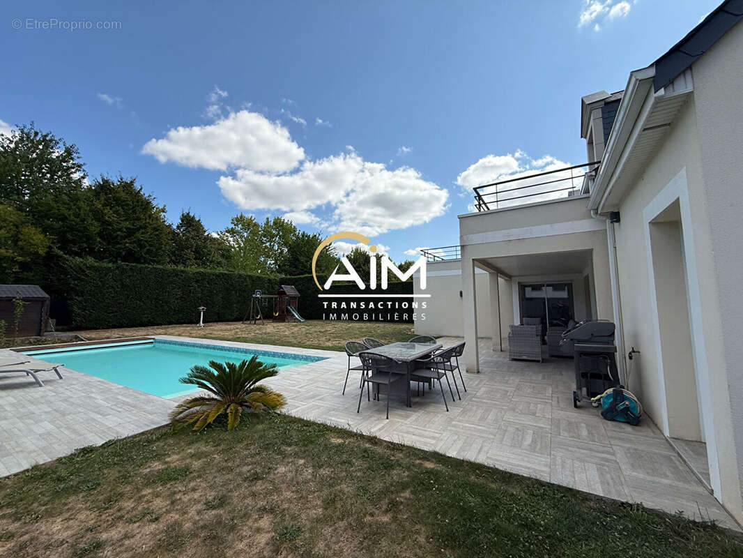 Maison à SAINT-CYR-SUR-LOIRE