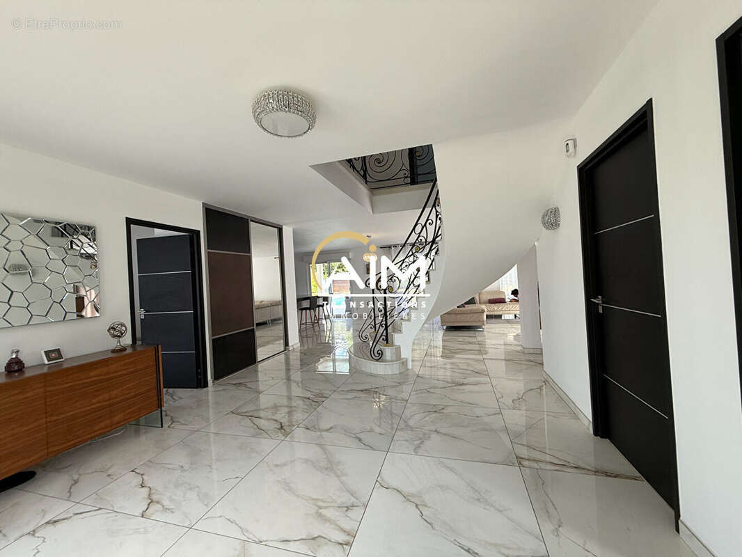 Maison à SAINT-CYR-SUR-LOIRE