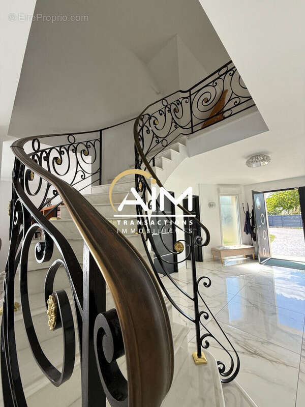 Maison à SAINT-CYR-SUR-LOIRE