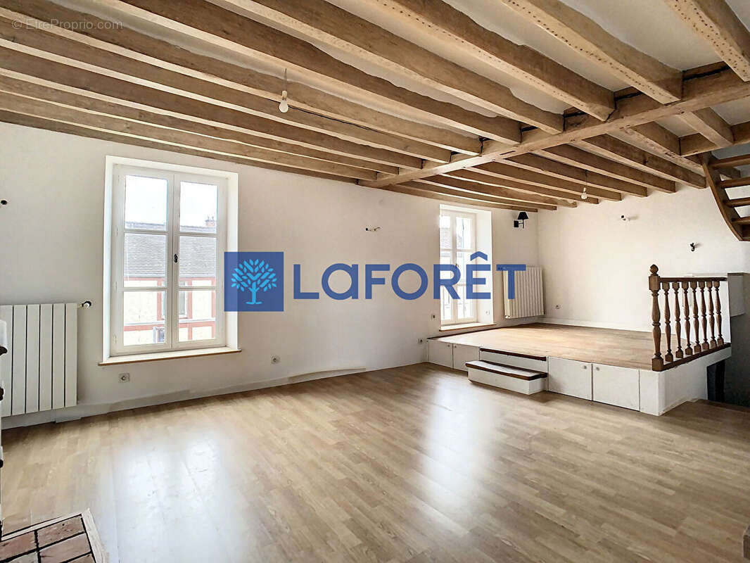 Maison à SAINT-NOM-LA-BRETECHE