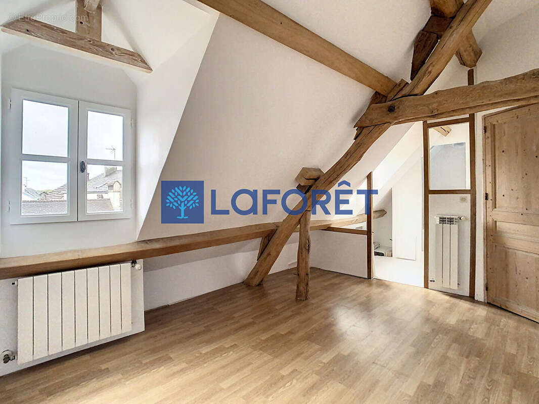 Maison à SAINT-NOM-LA-BRETECHE