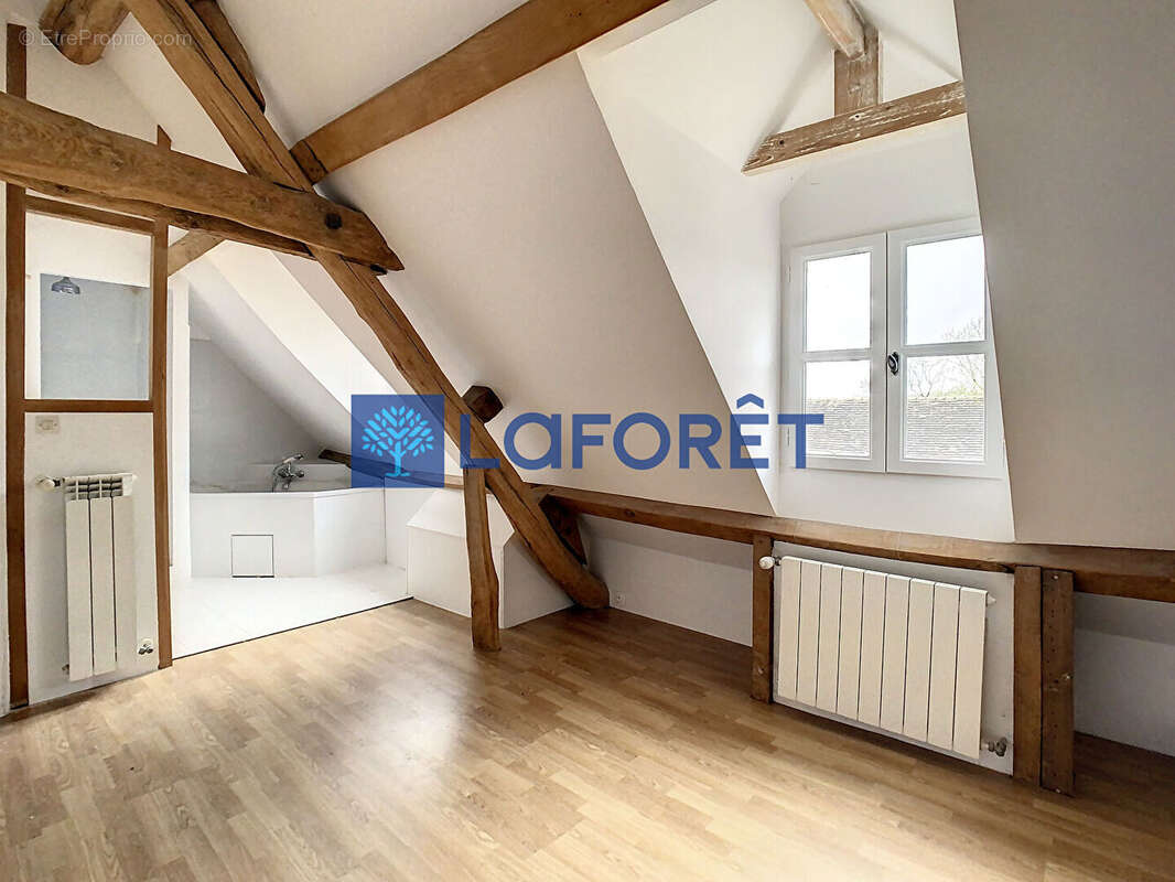 Maison à SAINT-NOM-LA-BRETECHE