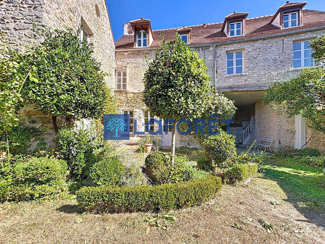 Maison à SAINT-NOM-LA-BRETECHE