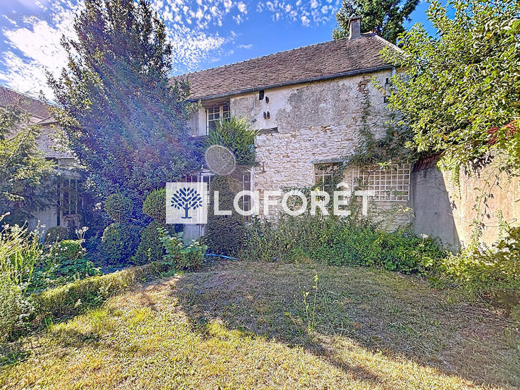 Maison à SAINT-NOM-LA-BRETECHE