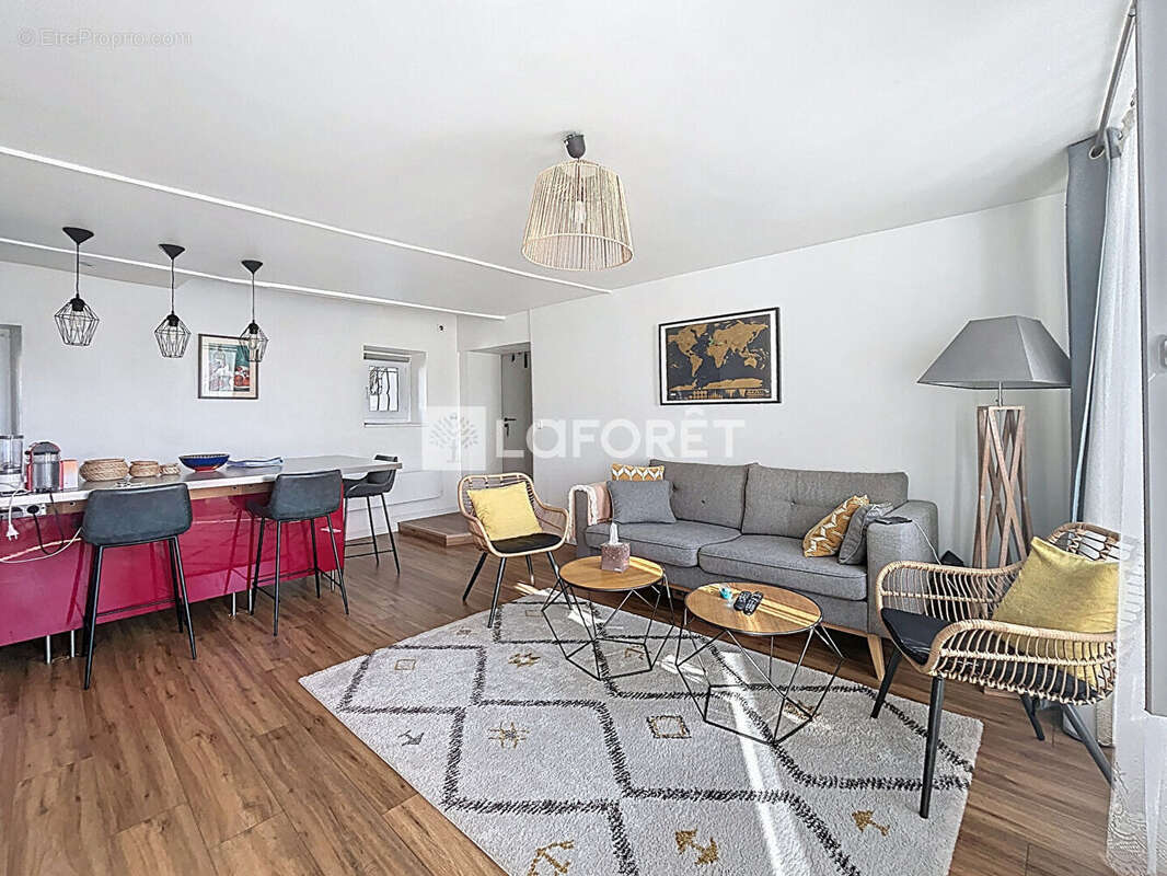 Appartement à LA QUEUE-EN-BRIE