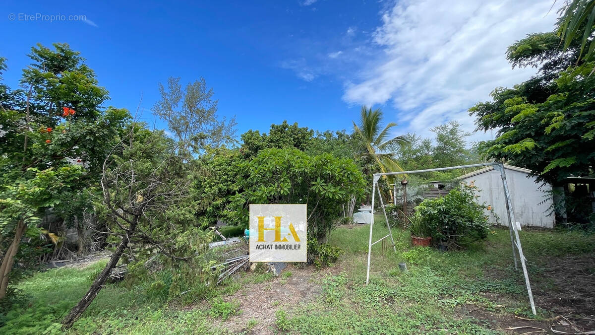 Terrain à L&#039;ETANG-SALE