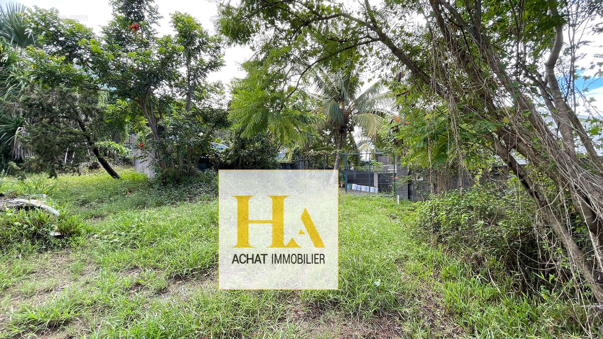 Terrain à L&#039;ETANG-SALE