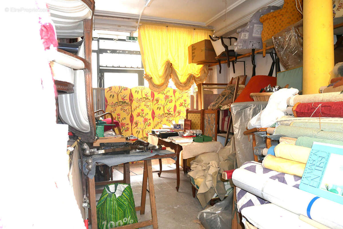 Commerce à PARIS-16E