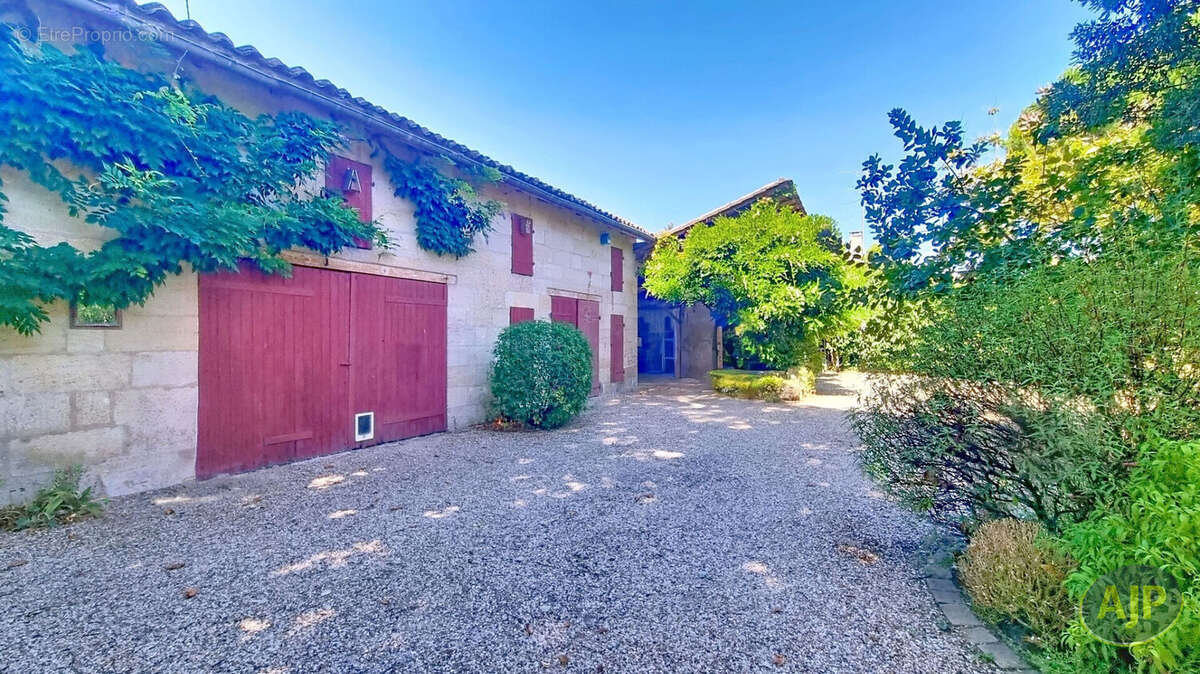 Maison à SAINT-DENIS-DE-PILE