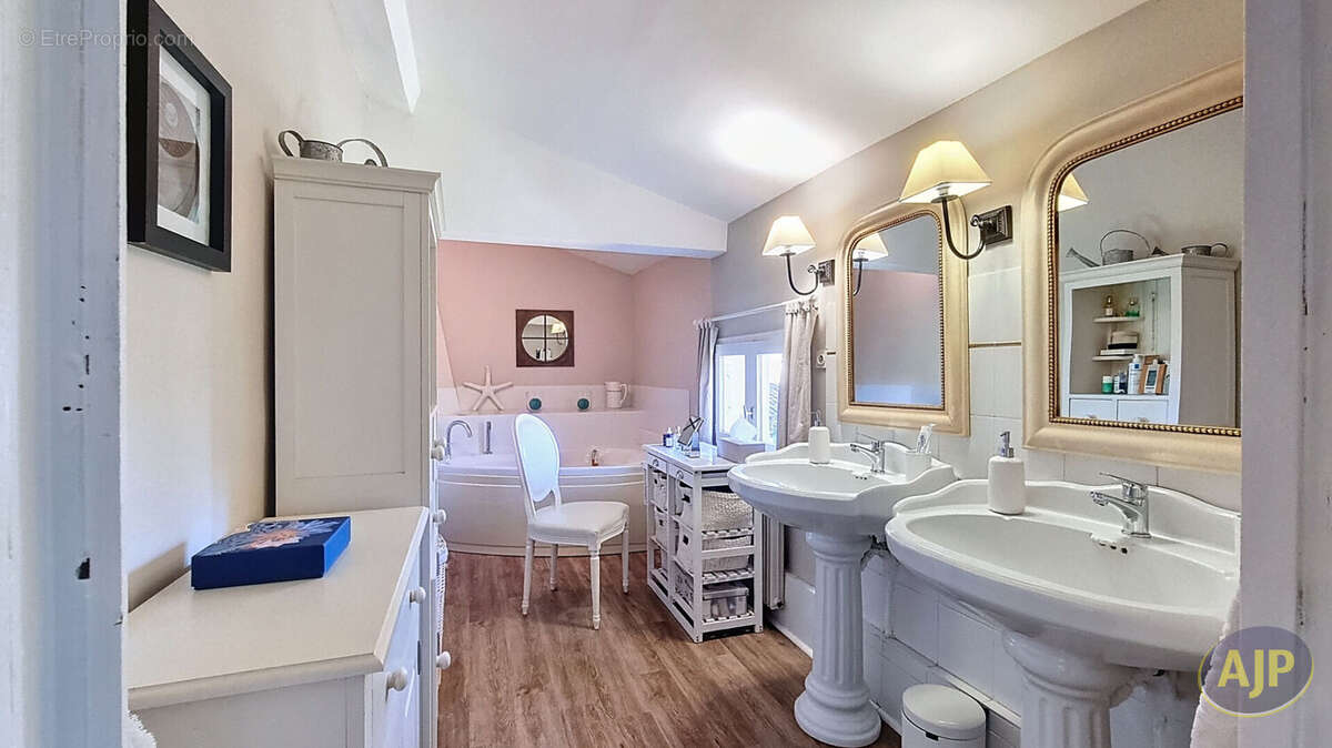 Maison à SAINT-DENIS-DE-PILE