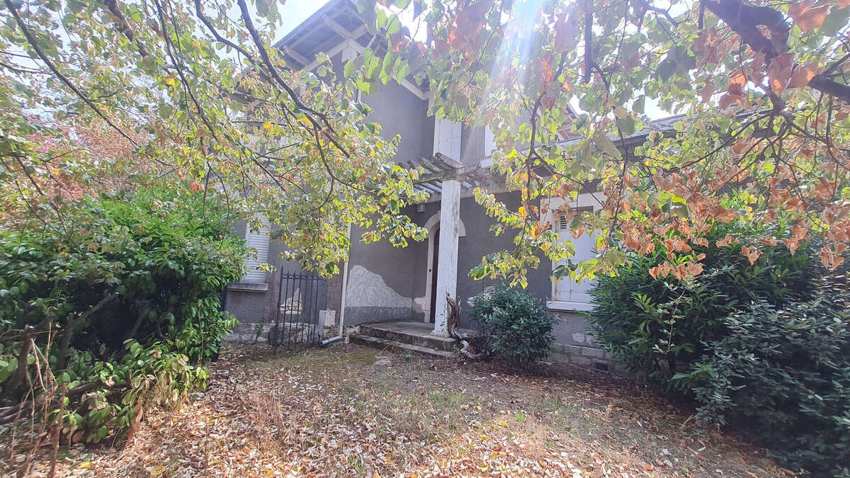 Maison à SAINT-SULPICE-ET-CAMEYRAC