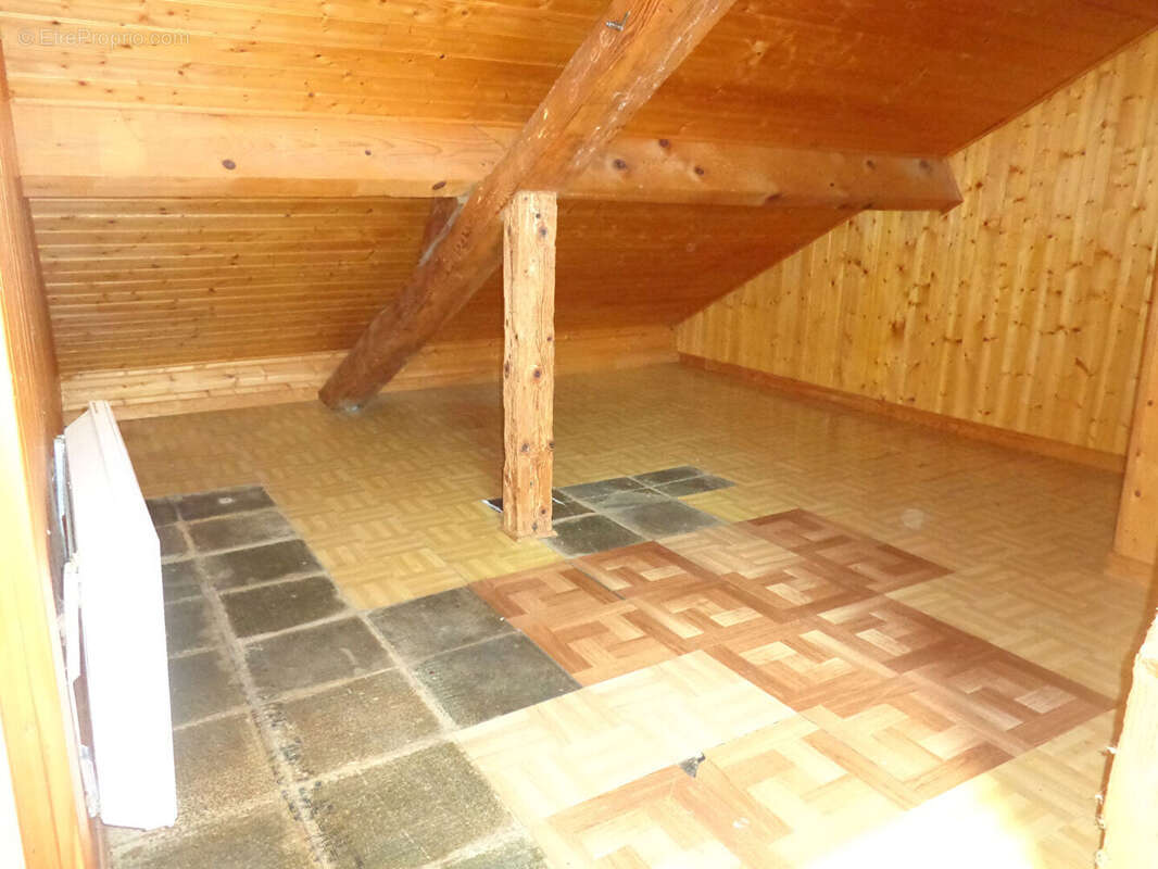 Appartement à MIRECOURT