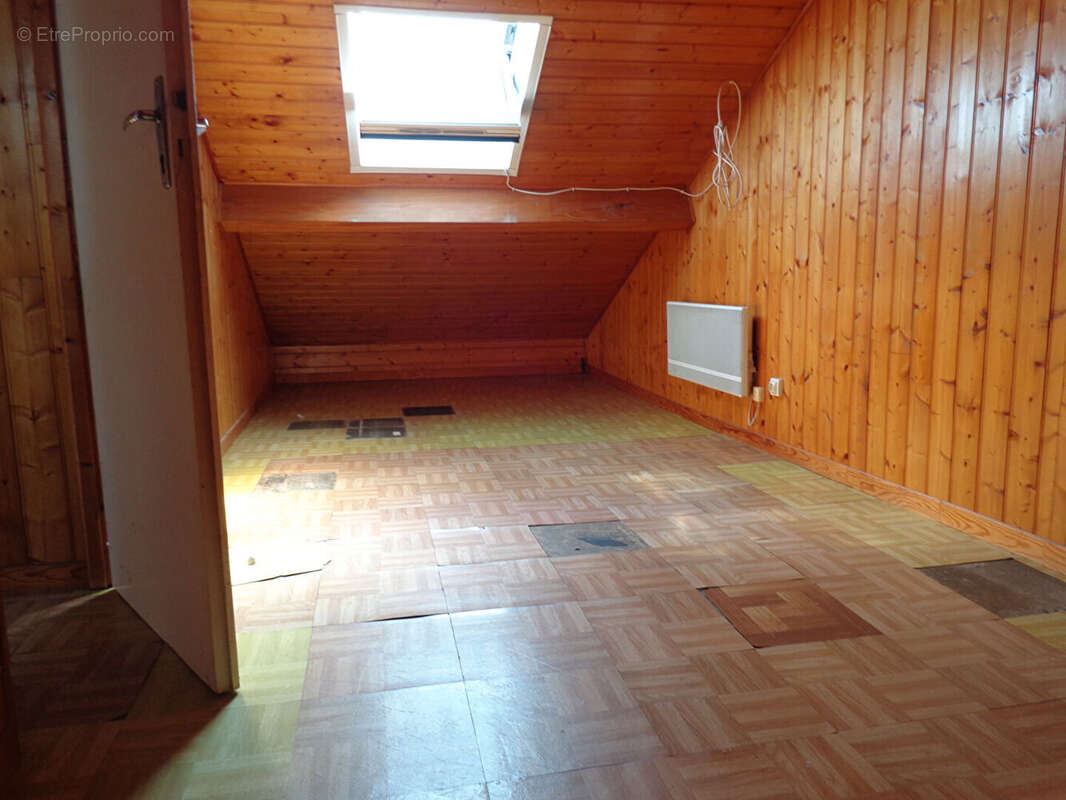 Appartement à MIRECOURT