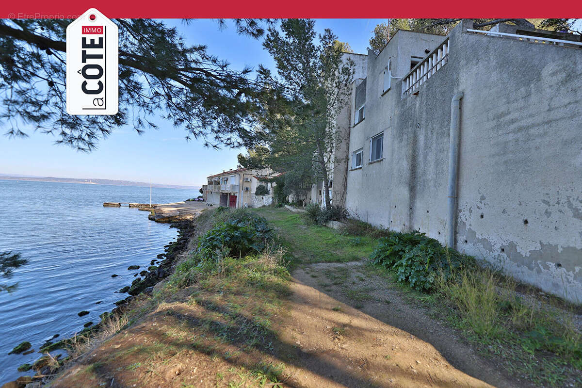 Maison à SAINT-MITRE-LES-REMPARTS