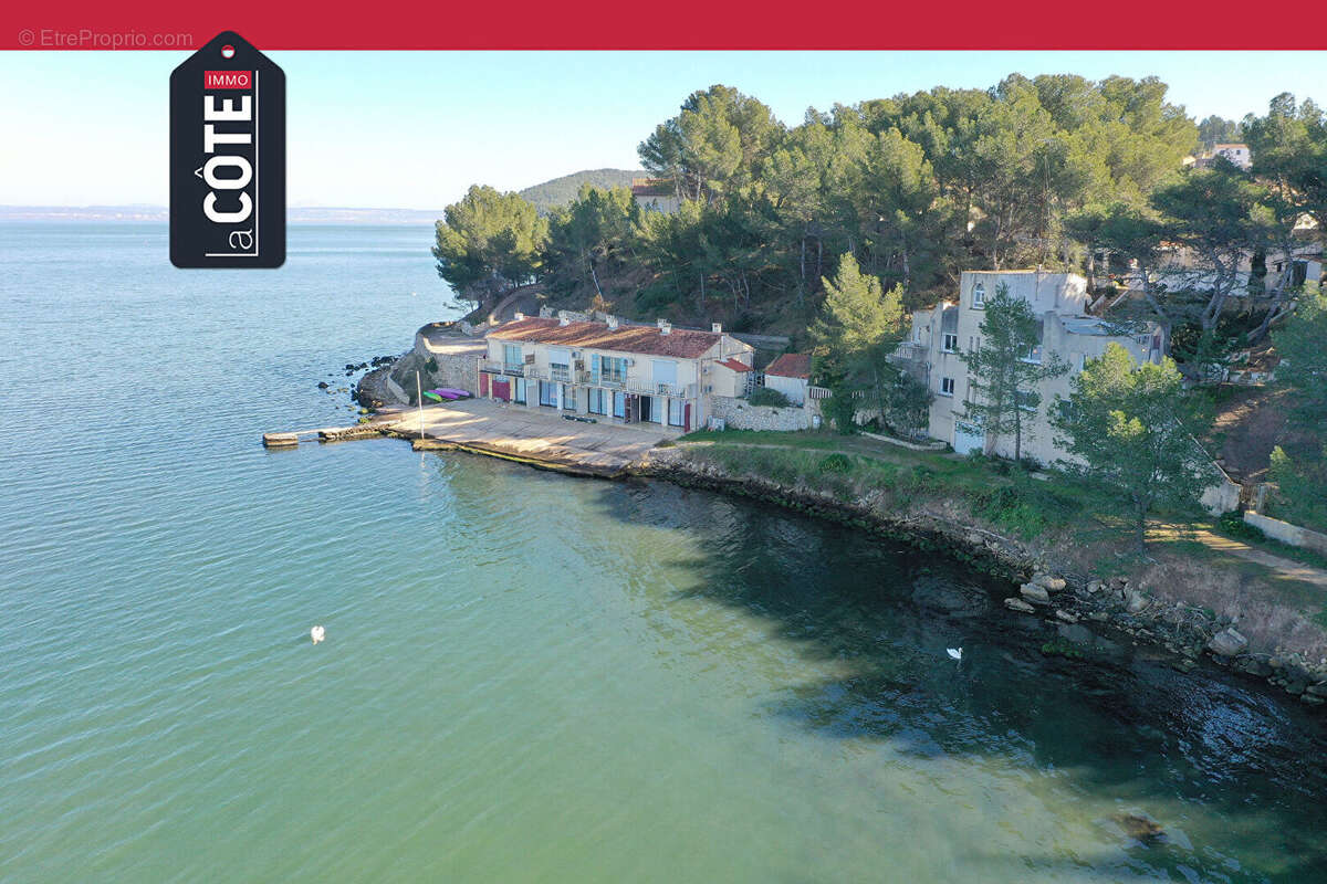 Maison à SAINT-MITRE-LES-REMPARTS