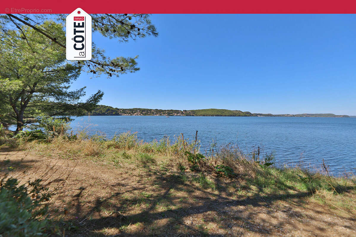 Maison à SAINT-MITRE-LES-REMPARTS