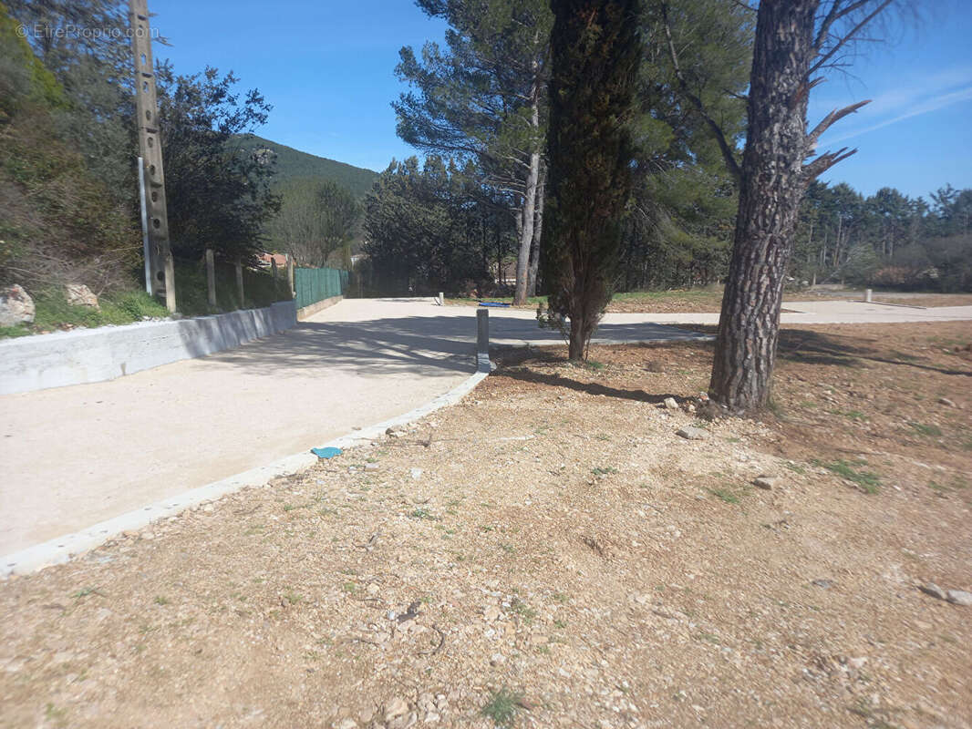 Terrain à CUGES-LES-PINS