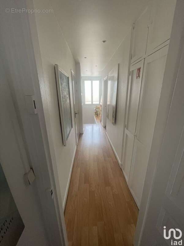 Photo 2 - Commerce à VILLENEUVE-LE-ROI