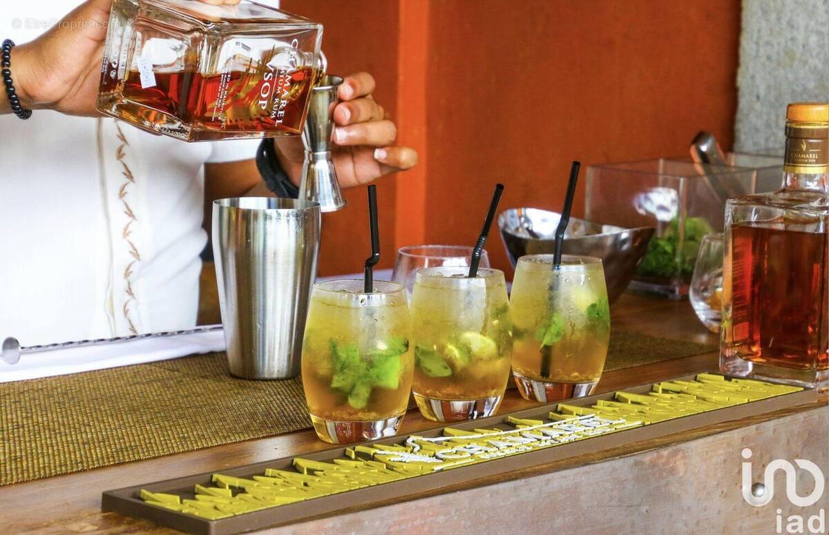 Photo 1 - Commerce à MUZILLAC