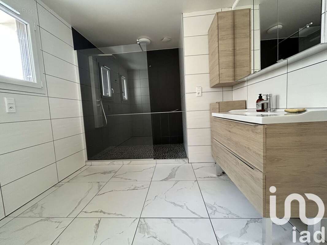 Photo 3 - Maison à MONTLUCON