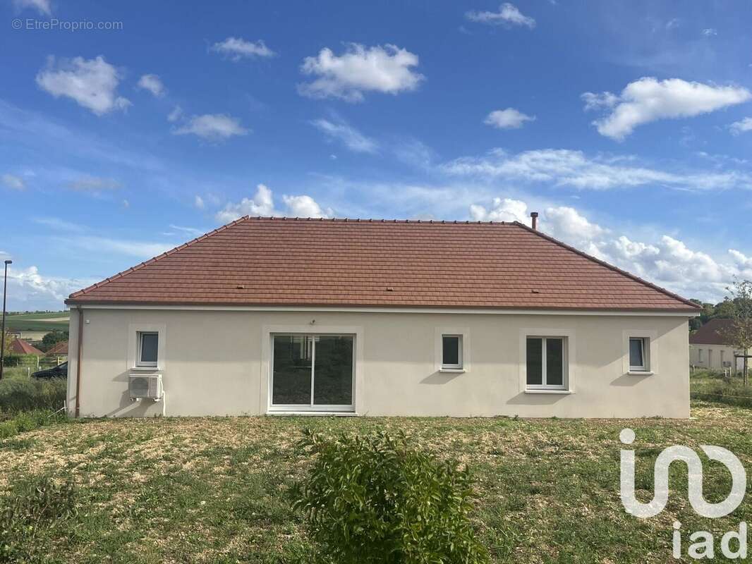 Photo 6 - Maison à FEUGES