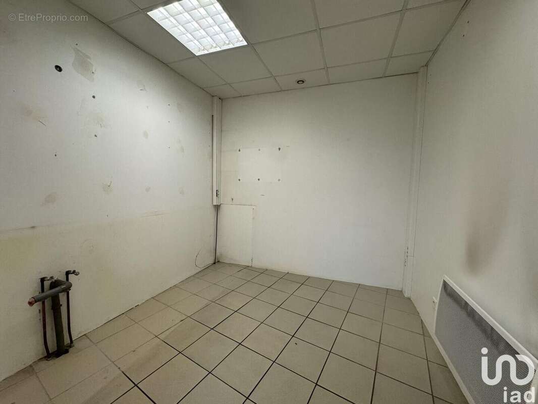 Photo 7 - Commerce à ETIVAL-CLAIREFONTAINE