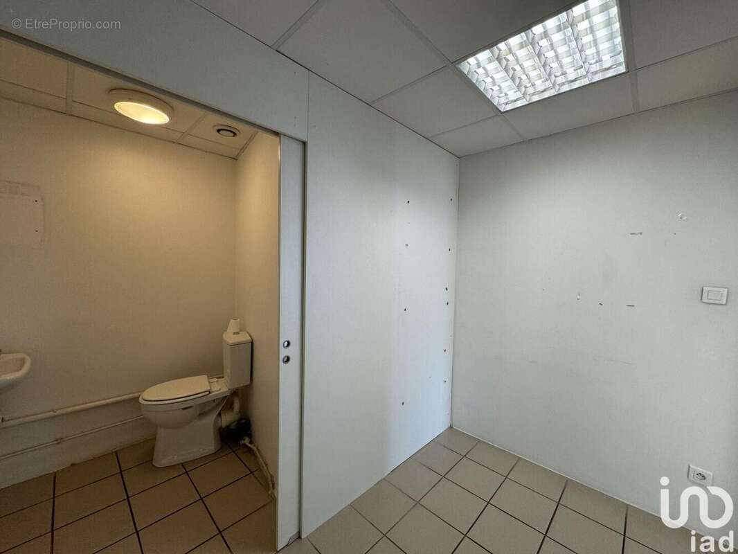 Photo 9 - Commerce à ETIVAL-CLAIREFONTAINE