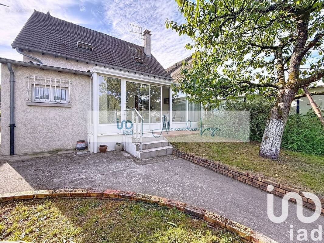 Photo 1 - Maison à DAMMARIE-LES-LYS