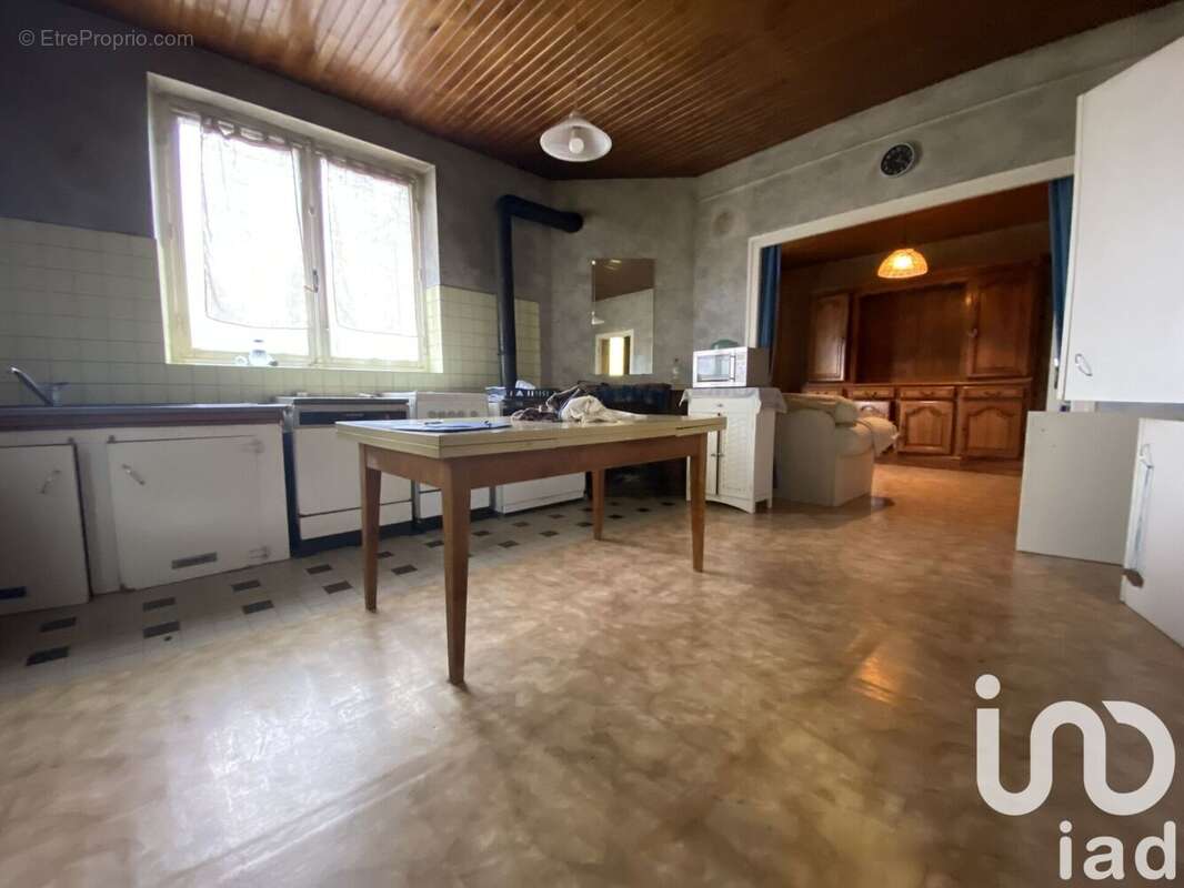 Photo 4 - Maison à LA CHAPELLE-MONTBRANDEIX