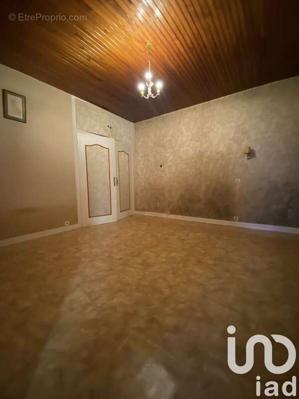 Photo 9 - Maison à LA CHAPELLE-MONTBRANDEIX