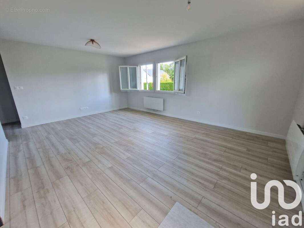 Photo 2 - Appartement à LA CHAPELLE-SAINT-MESMIN