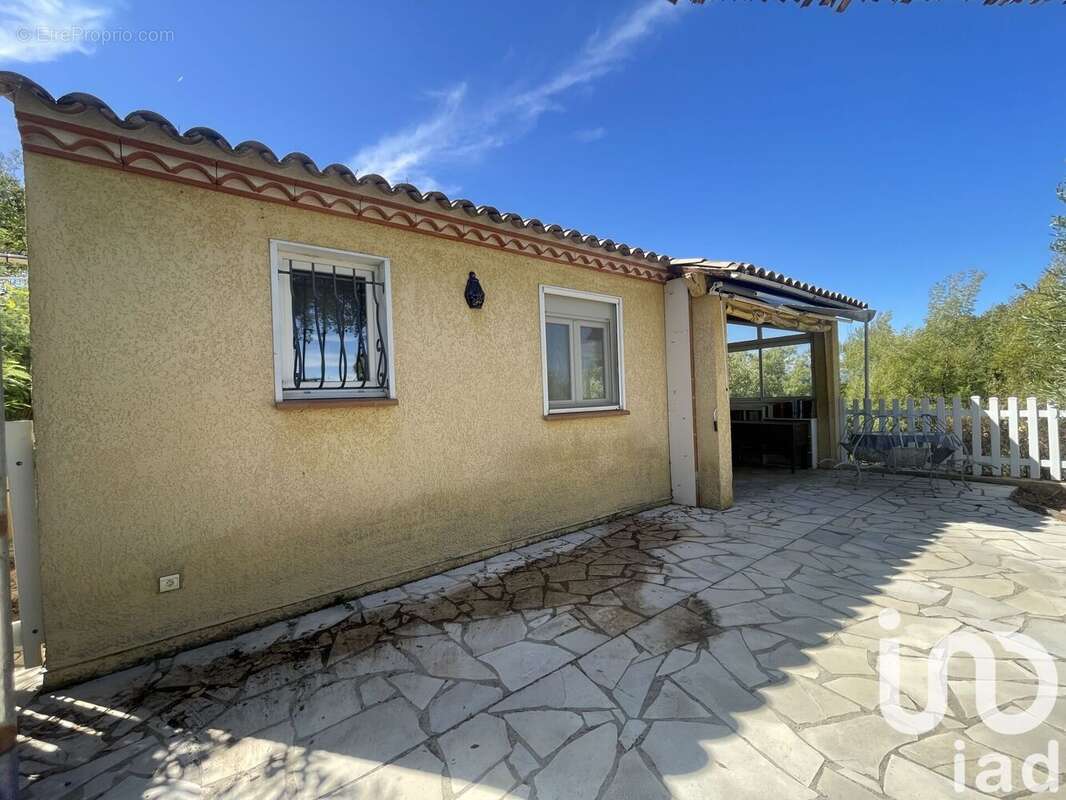 Photo 2 - Maison à LE MUY