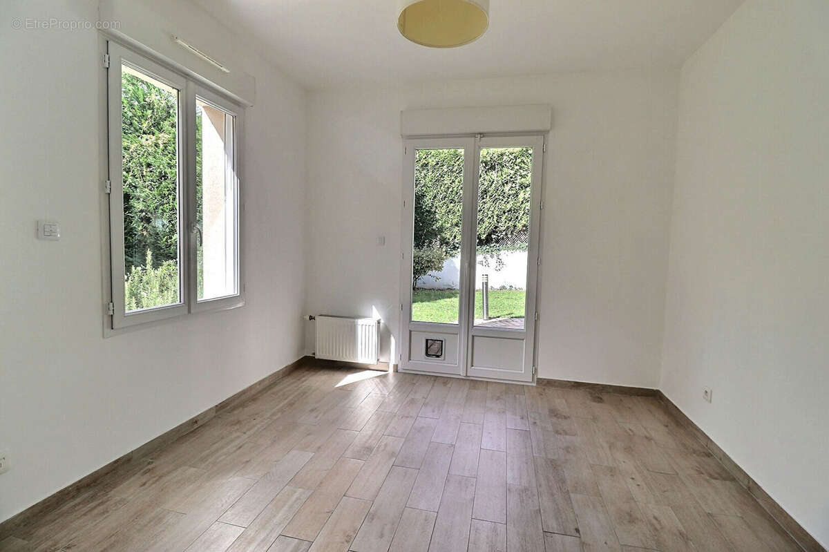 Maison à L&#039;ETANG-LA-VILLE