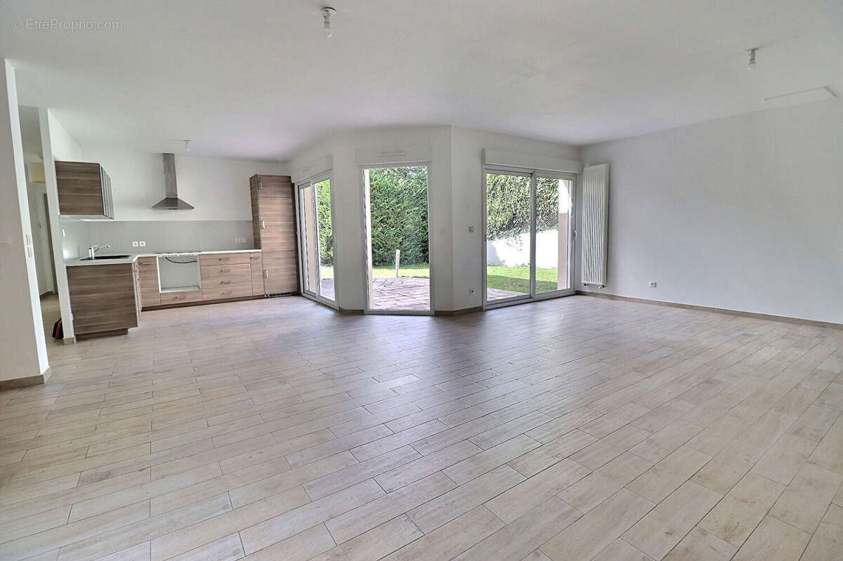 Maison à L&#039;ETANG-LA-VILLE