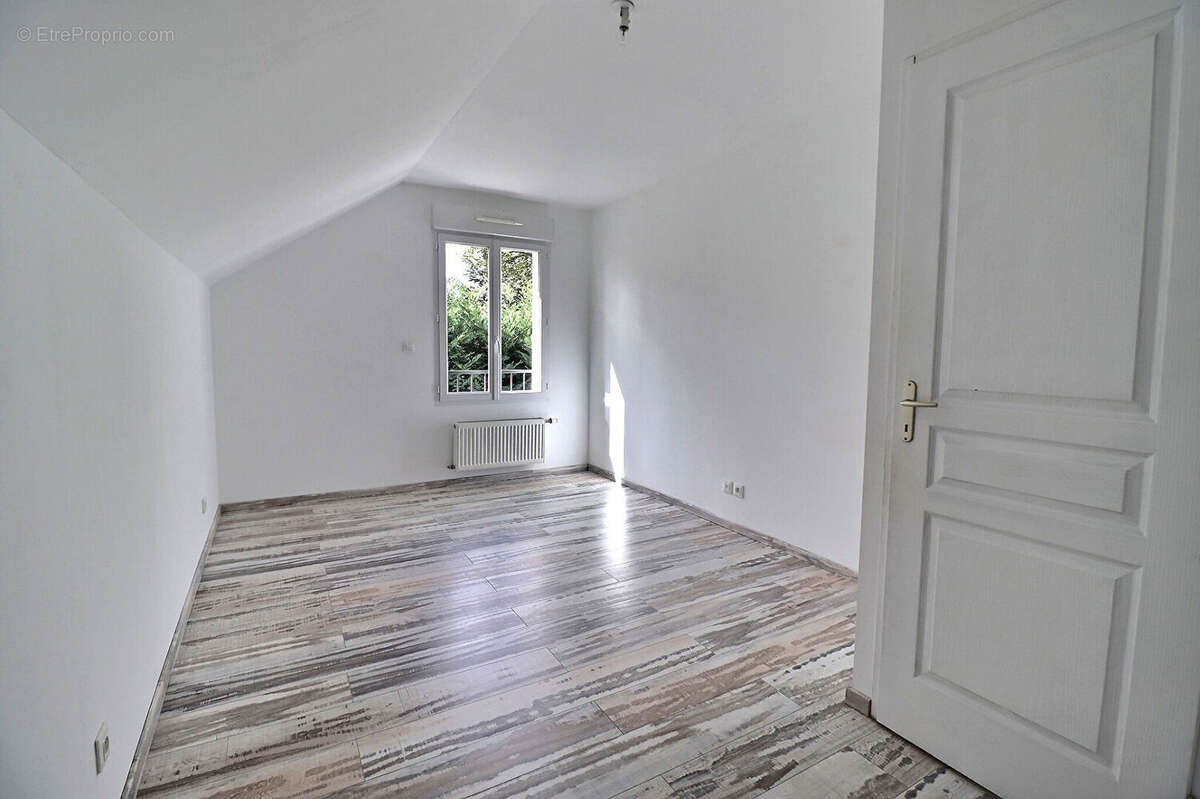 Maison à L&#039;ETANG-LA-VILLE