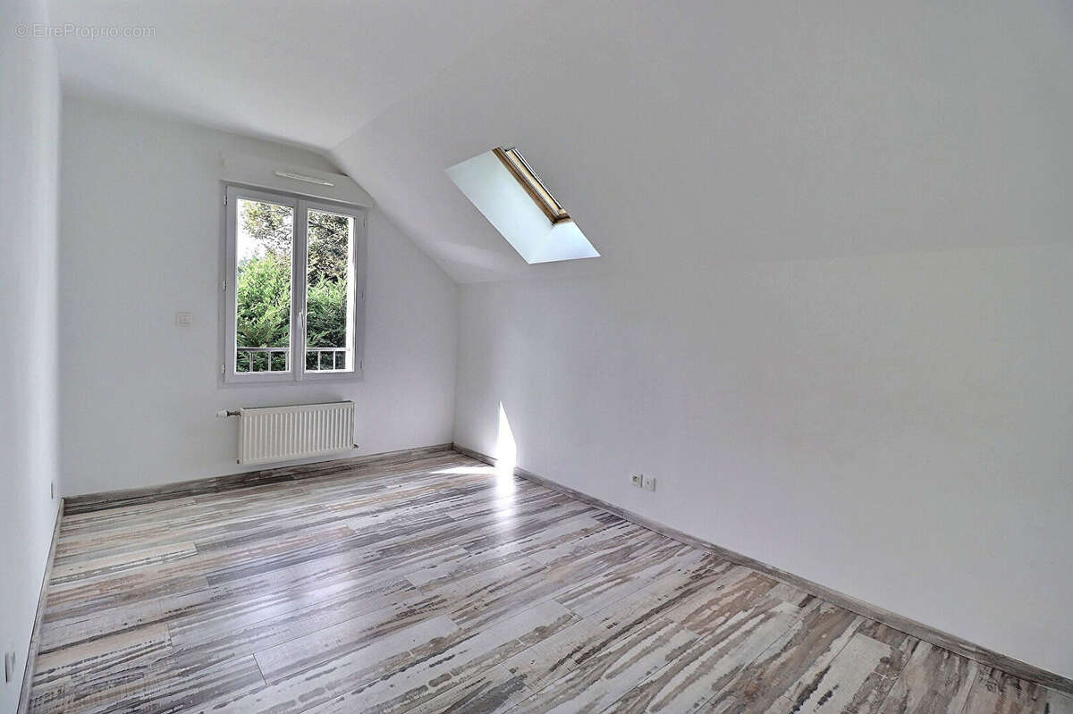 Maison à L&#039;ETANG-LA-VILLE