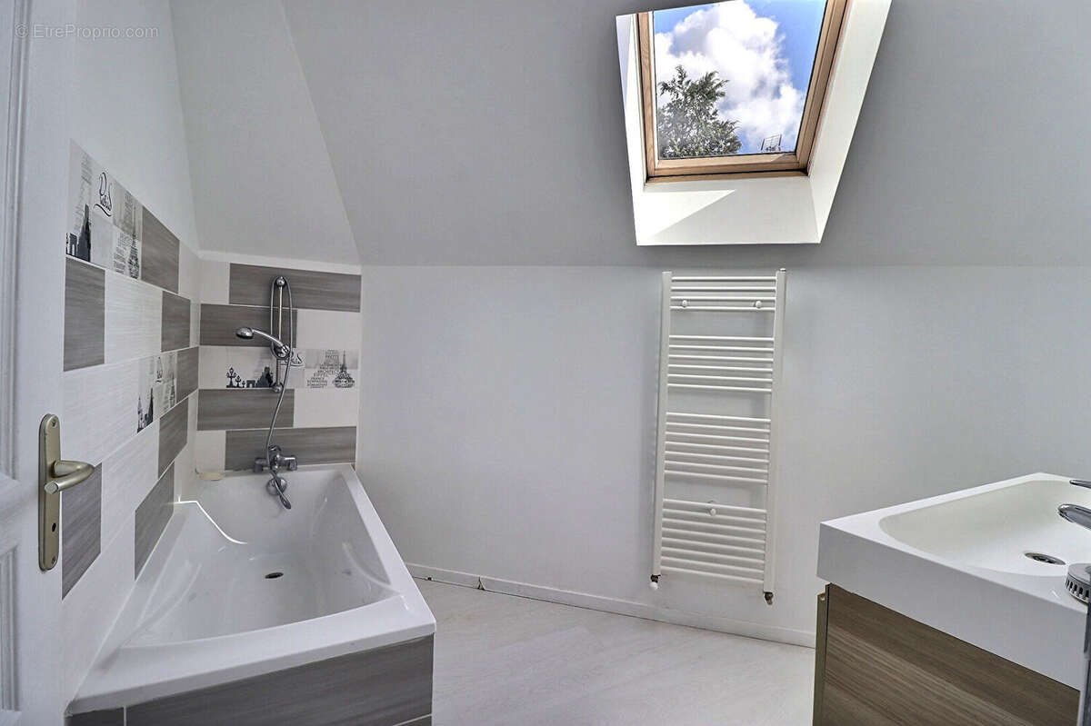 Maison à L&#039;ETANG-LA-VILLE