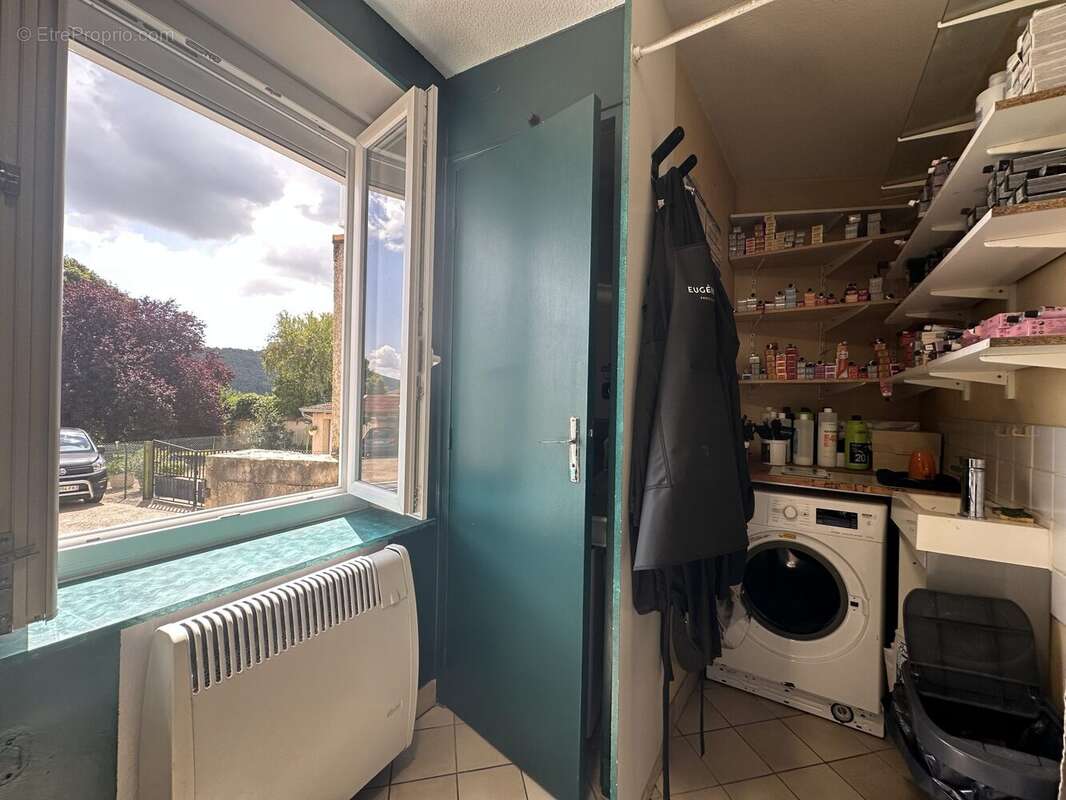 Autre à QUINCIE-EN-BEAUJOLAIS