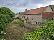 Maison à CREUZIER-LE-NEUF