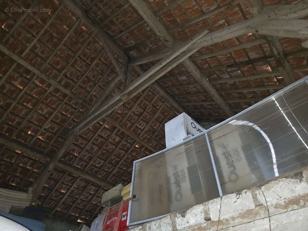 Maison à CREUZIER-LE-NEUF