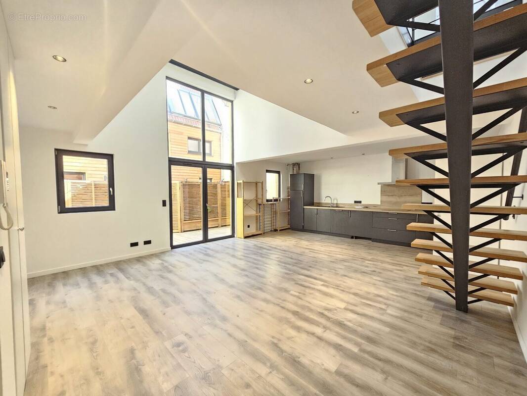 Appartement à SAINT-ETIENNE