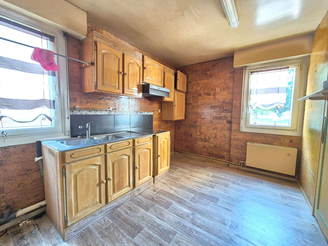 Appartement à MONTIGNY-LE-BRETONNEUX
