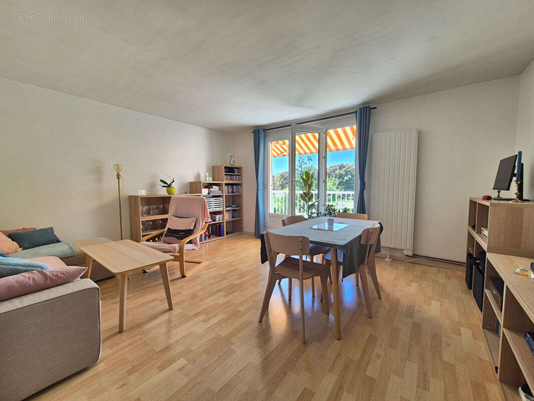 Appartement à MONTIGNY-LE-BRETONNEUX